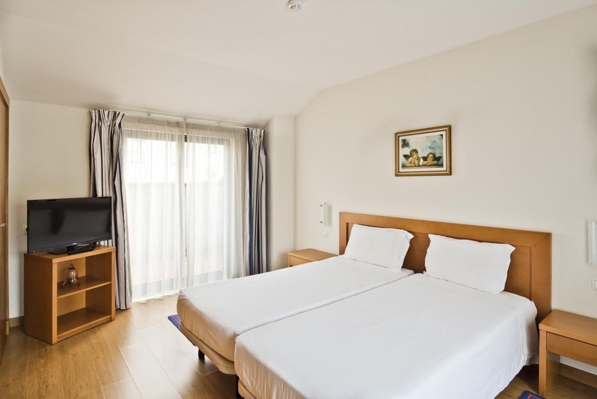 Lam Hotel Эштаррежа Экстерьер фото