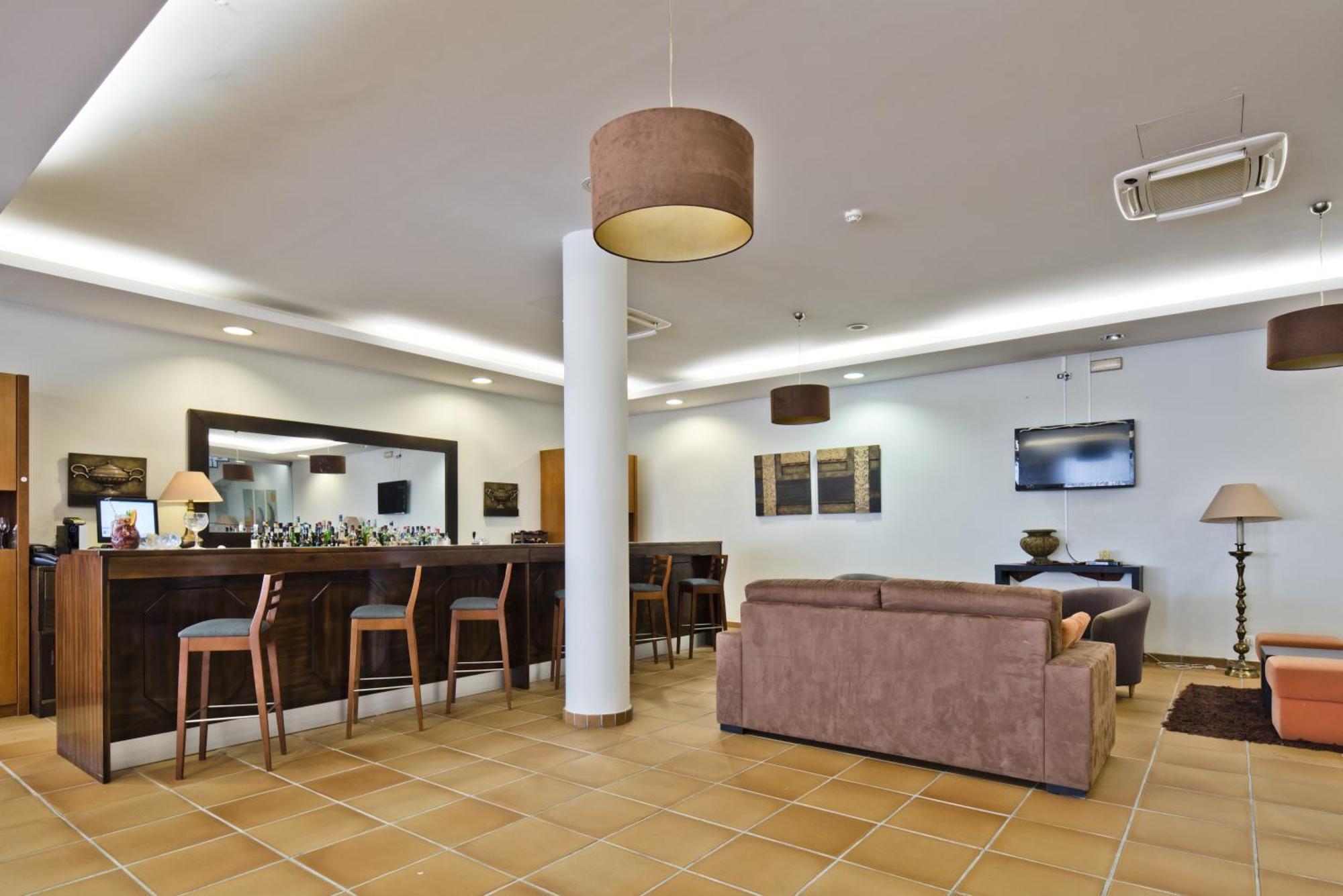 Lam Hotel Эштаррежа Экстерьер фото