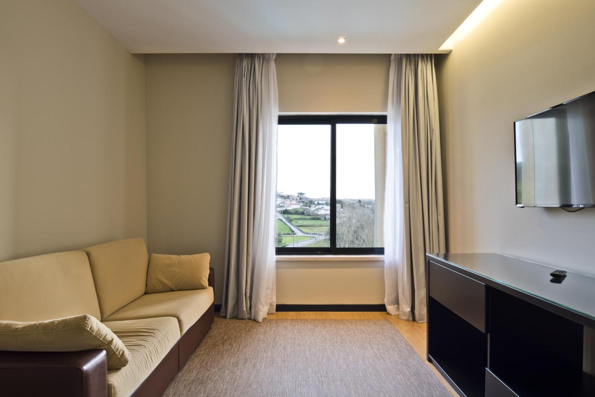 Lam Hotel Эштаррежа Экстерьер фото
