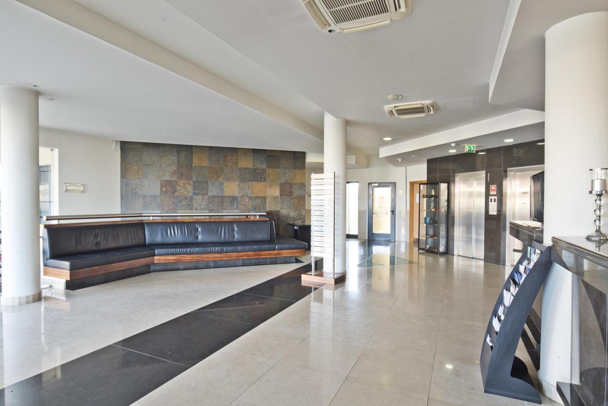 Lam Hotel Эштаррежа Экстерьер фото